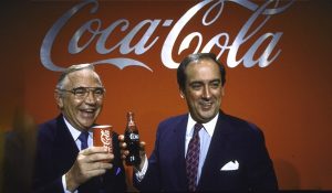 Roberto Goizueta – CEO của Coca-Cola và tổng thống Don Keough