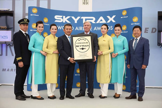 Vietnam Airlines nhận chứng chỉ 4 sao từ Skytrax