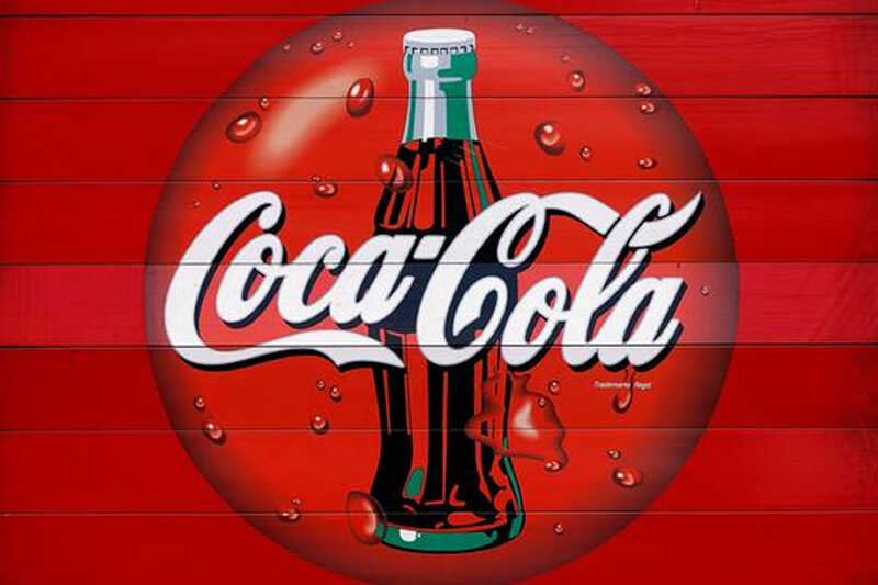 Phân tích mô hình PEST của coca cola